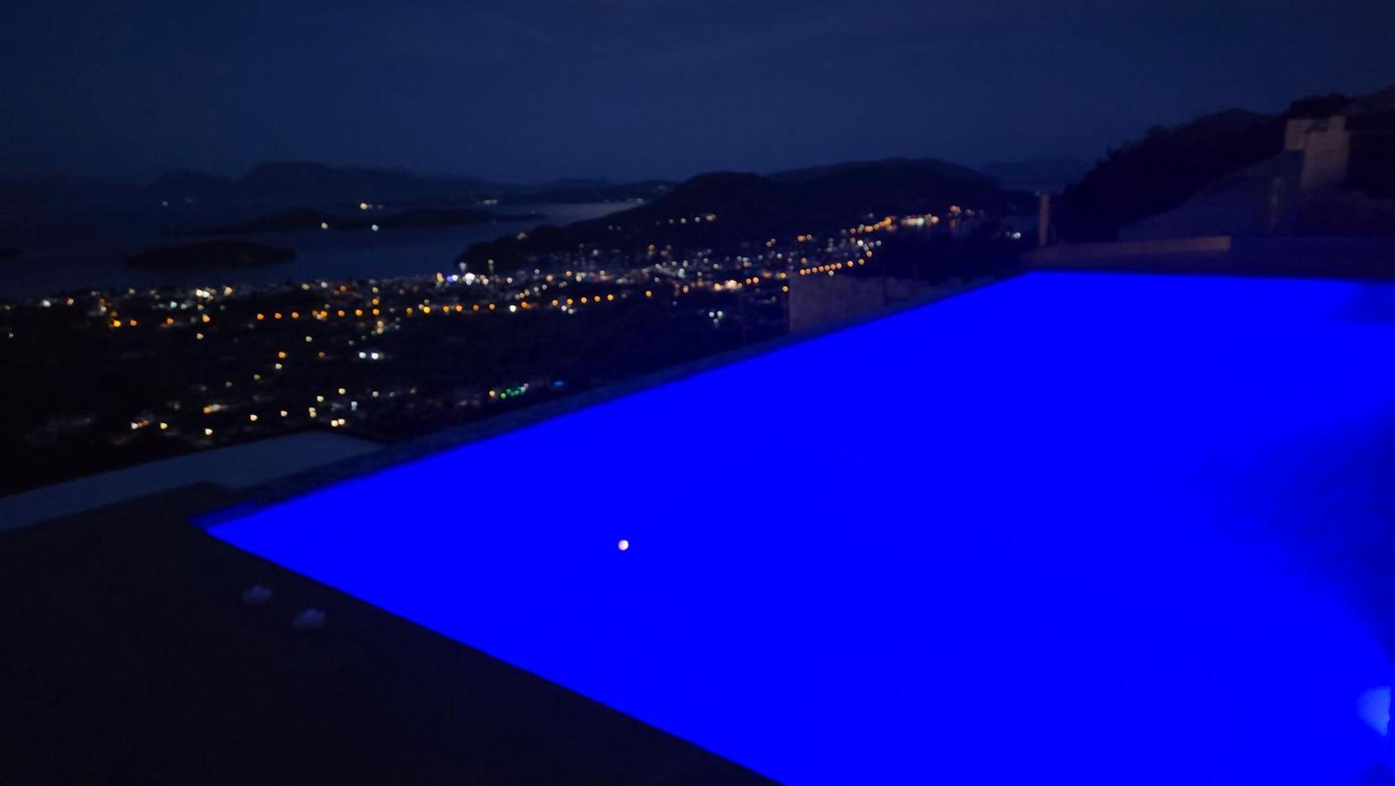 Desun Suites Kolonion Екстериор снимка